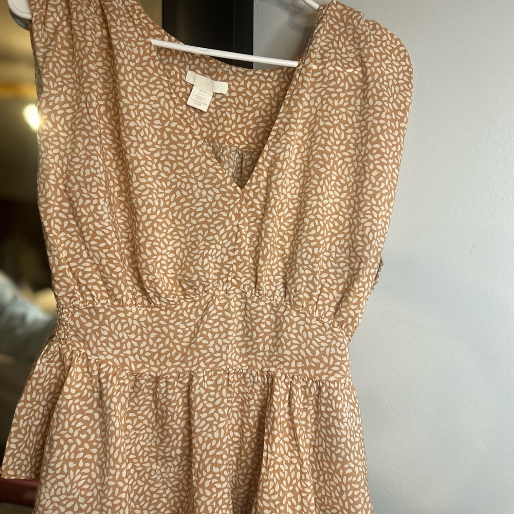 H&M Beige Floral Mini Skirt